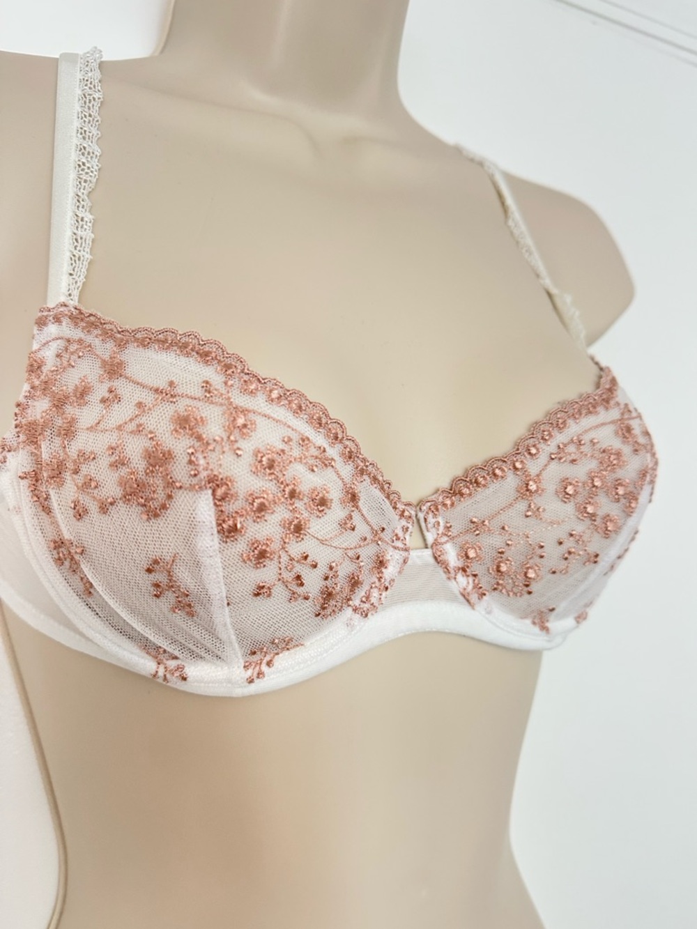 La Perla White and Brown Floral Lace Bra #148